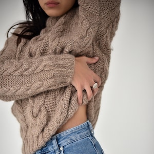 Beige alpaca sweater. Alpaca women sweater. Handknit alpaca cableknit sweater. Alpaca pullover.